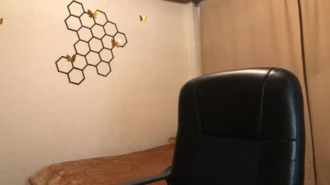 Amelia online show from November 6, 2:56 pm