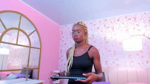 Amelia Adams online show from October 13, 6:21 pm