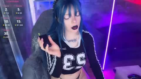 Amelia Aley  online show from February 20, 9:33 am