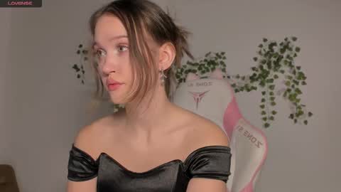 Your Amelia online show from September 15, 12:30 am