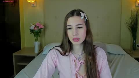 amelia_mee online show from December 3, 9:00 am