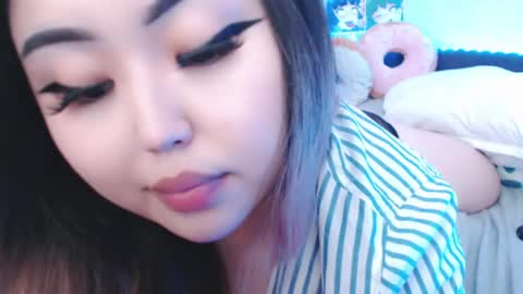 Amelia online show from May 22, 5:22 pm