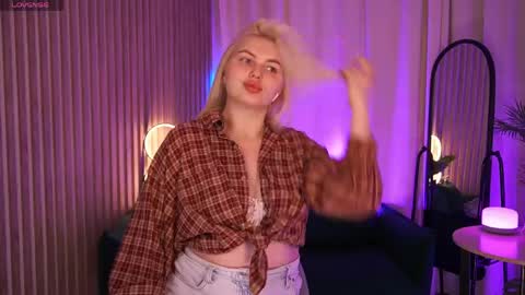  Amelia  online show from May 26, 4:12 am