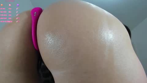 amelie_25 online show from October 25, 8:48 pm