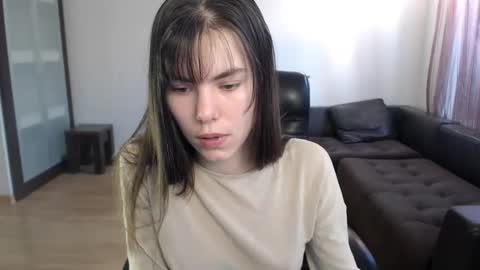 Amelie online show from November 1, 1:04 pm