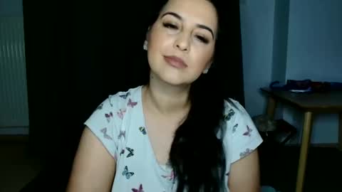 ameliesander online show from May 26, 11:59 pm