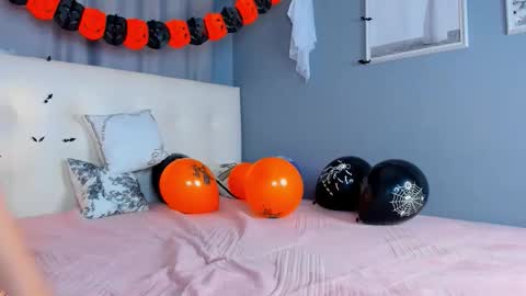 Amelia online show from October 31, 1:40 am