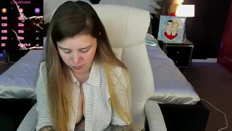 amellymillyy online show from March 18, 8:25 pm