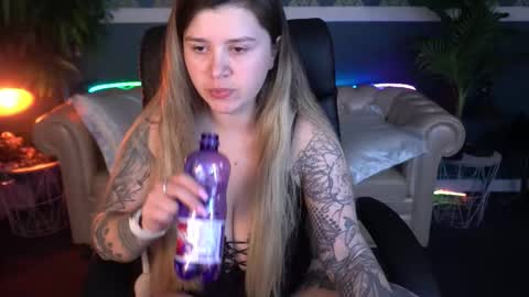 amellymillyy online show from March 24, 8:36 pm