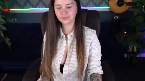 amellymillyy online show from November 14, 9:04 pm