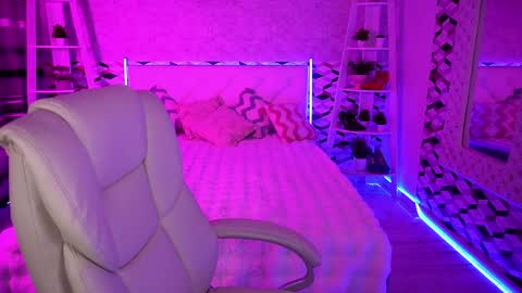 Alina online show from April 28, 2:54 pm