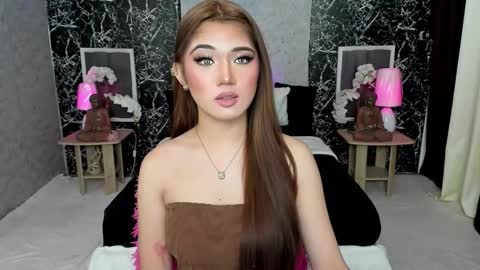 Claire online show from October 24, 8:21 am