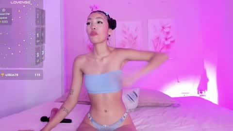 AmiiClark  online show from May 8, 7:27 pm
