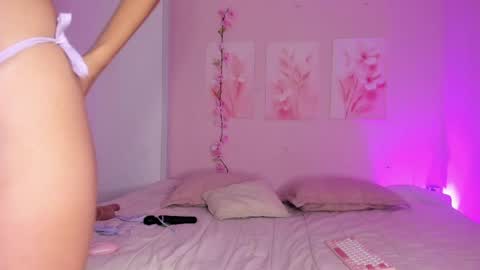 AmiiClark  online show from May 6, 7:07 pm