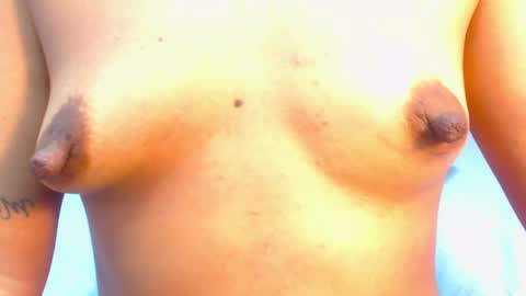 Snapshot of ammy_ronan chatting on December 20, 6:45 pm IM AMMY online show from December 20, 6:45 pm