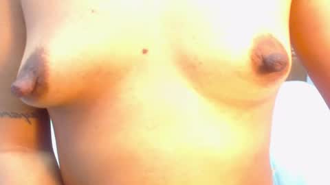 Snapshot of ammy_ronan chatting on December 17, 3:49 pm IM AMMY online show from December 17, 3:49 pm