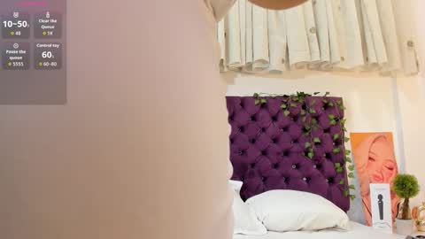 AmmyPike online show from March 19, 1:04 pm