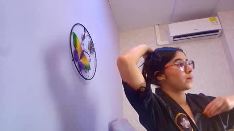 amy__wats0n online show from December 4, 7:25 pm