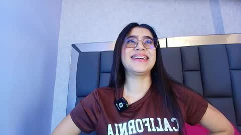 amy__wats0n online show from May 16, 7:13 pm