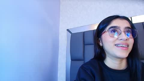 amy__wats0n online show from May 19, 7:10 pm
