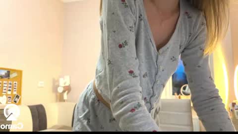 Amy Chill online show from May 6, 6:45 pm