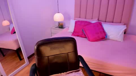 Aleja   online show from October 18, 3:42 am