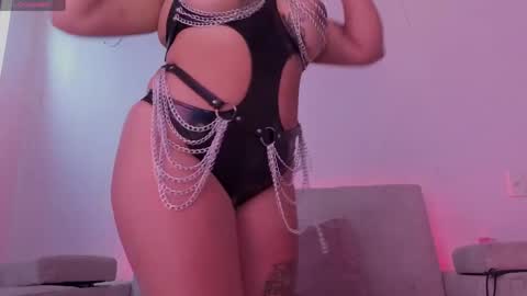 Little Slut Nicolee online show from May 17, 4:50 pm