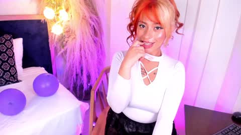 Little Slut Nicolee online show from December 10, 8:38 pm