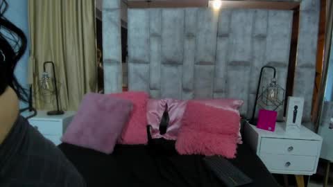 Emy Noa  online show from May 8, 2:04 am