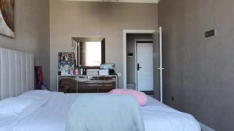 girl next door named Amy online show from November 2, 8:51 am