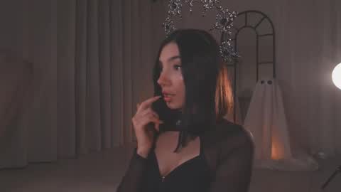 Amy Armstrong online show from October 11, 12:37 am