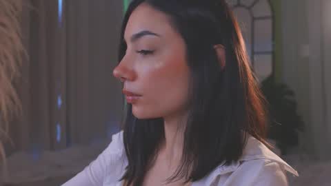 Amy Armstrong online show from December 2, 9:28 pm