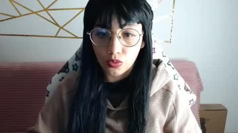 amycosplay99 online show from December 15, 7:35 am