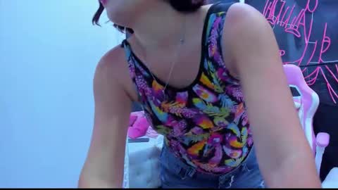 amydivinee online show from October 13, 2:58 am