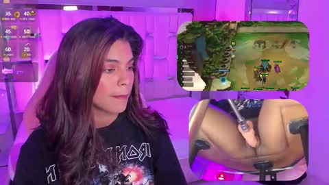 amyevan_ online show from November 13, 10:53 pm