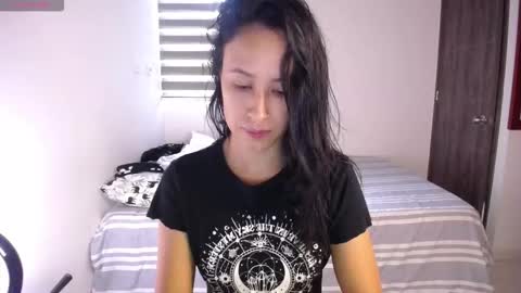 Jenn  online show from December 18, 10:03 pm