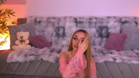 amykentt online show from May 26, 5:23 pm