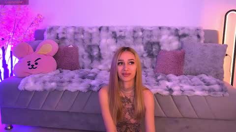 amykentt online show from May 8, 3:48 pm