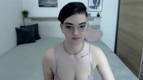 Hi there guys  My pleasure in your hands  pvt is open online show from April 5, 12:53 am