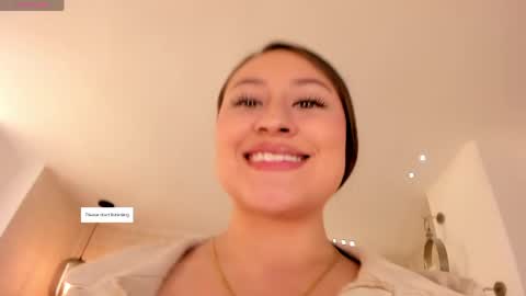 AMY R  online show from May 5, 11:35 am