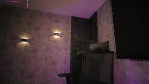 AMY WALKER online show from May 24, 9:52 am