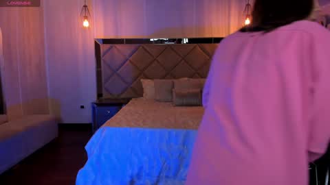 AMY WALKER online show from January 7, 10:01 am