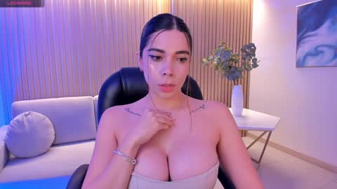 AMY WALKER online show from December 14, 10:34 am