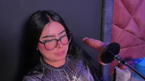 amywhitte_ online show from May 16, 4:48 am