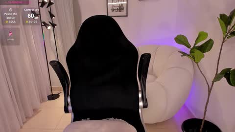    online show from November 26, 4:30 pm