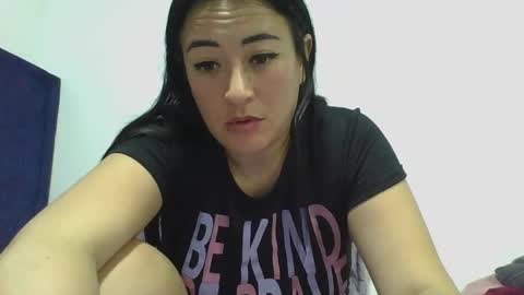 Snapshot of ana_lovexx2 chatting on March 10, 3:01 am Ana online show from March 10, 3:01 am