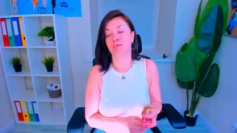 Ana online show from May 19, 10:11 am
