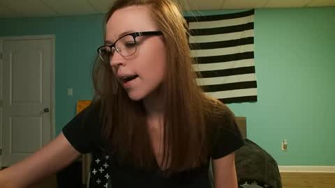 Anabelleleigh online show from May 19, 3:13 am