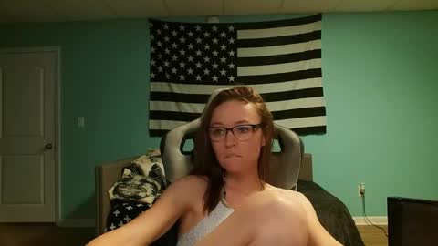 Anabelleleigh online show from May 17, 11:59 pm
