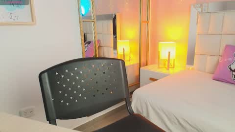 Anahi  online show from January 5, 7:17 pm